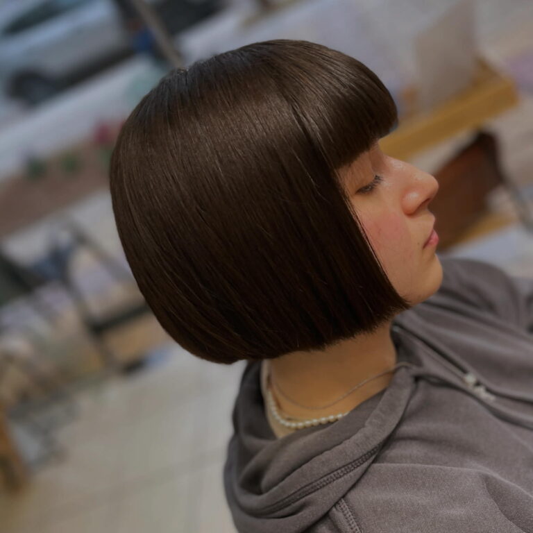 Μοντέρνο κούρεμα σε κομμωτήριο στην Τούμπα Θεσσαλονίκης